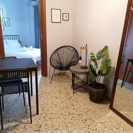 Minimal Studio Varnava Square - Kallimarmaro Area أثينا المظهر الخارجي الصورة